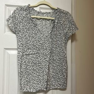 Gap top S/P black/white floral lightweight-great for hot days - $12